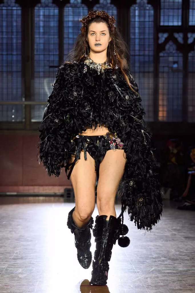 Chopova Lowena 26SS004